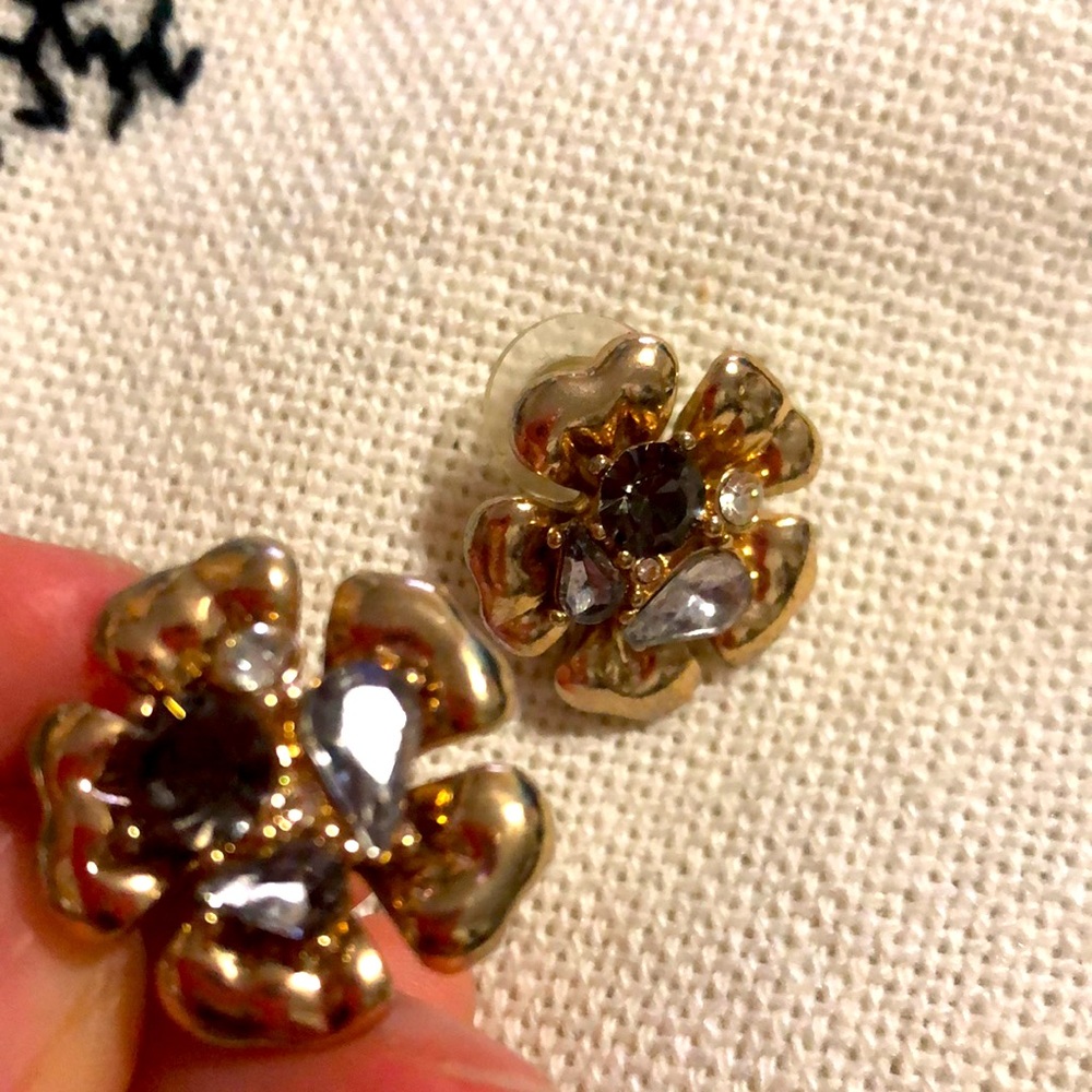 Beautiful Gold Flower Earring